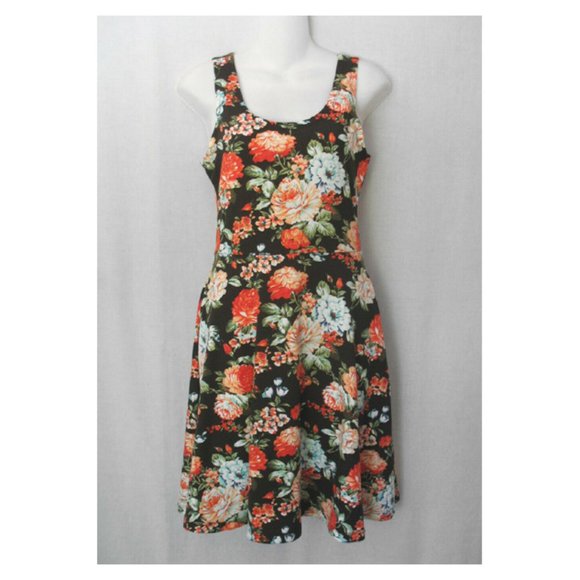 Tomsware Floral Fit & Flare Dress Small NWT - Picture 1 of 4